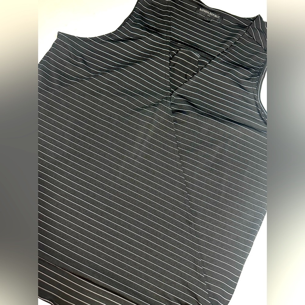 Banana Republic Size XL Tank Black and white pin stripes